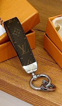 L keychain